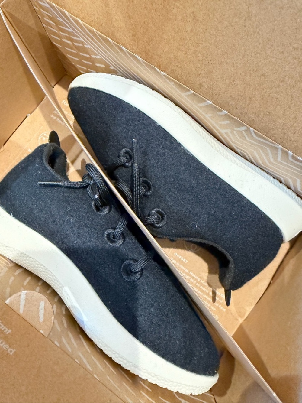 allbirds Kids Wool Runners in Charcoal and White